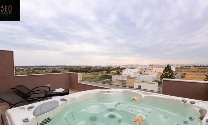 Ghaxaq Apartment | Beautiful 2BR Penthouse with private HOB TUB
