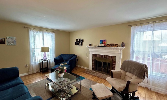 Oakmont House | Beautiful 3-bedroom house with WiFi, AC in fantastic Oakmont