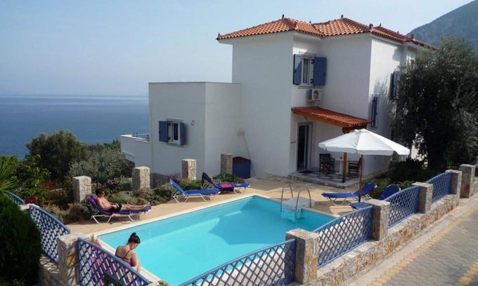 Palaia Epidavros Villa | Beautiful 3 bedroom villa with pool and spectacular sea views