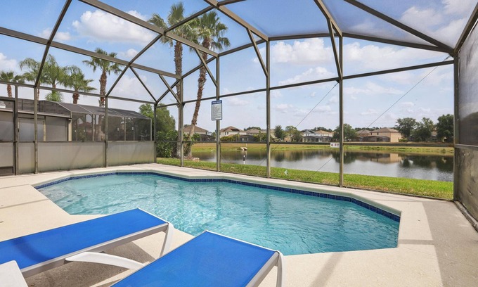Sunrise Lakes Villa | ⭐Beautiful 4 Bed 3 Bath Villa with Stunning Lake View from Private Pool Deck⭐