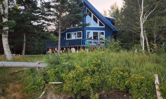 Campobello Island Cottage | Beautiful 4 Bedroom Oceanfront Cottage on the Bay of Fundy on Campobello Island