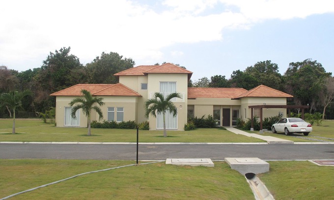 Costa Blanca Villa | Beautiful 4 bedroom 3.5 bath Villa in Golf and Beachfront Community!