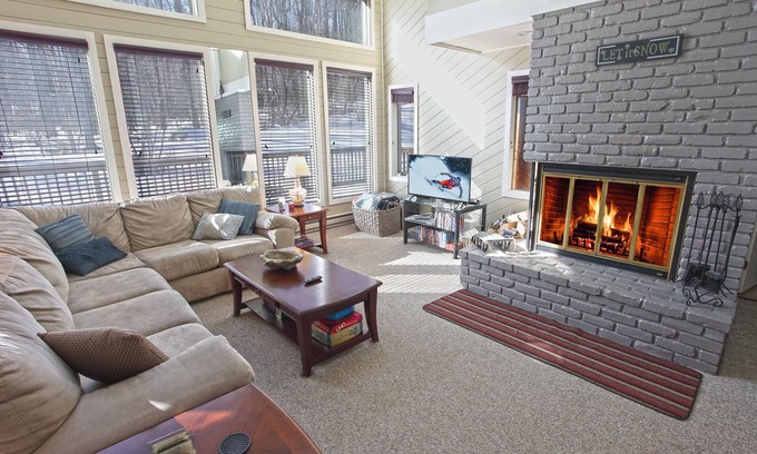 West Dover House | Beautiful 4 Bedroom Townhome Minutes from Mt Snow