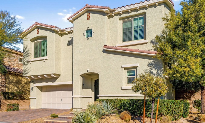Las Vegas House | Beautiful 5 bedroom home for long term stays