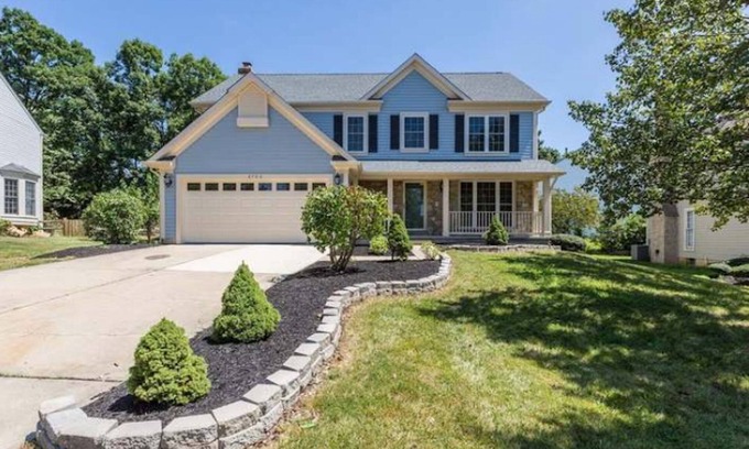 Montpelier House | Beautiful 6 bed/3.5 bath Retreat - Near Washington DC, Silver Spring & Baltimore