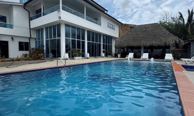 Santa Veronica Villa | Beautiful and Spacious 6-bedroom villa close to the beach in Santa Verónica