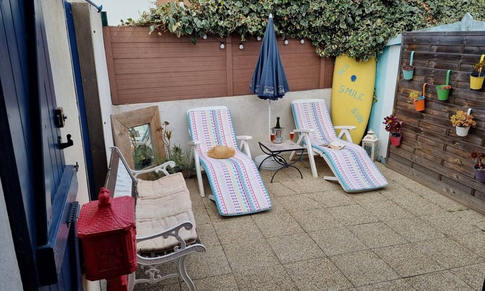 Bormes-Les-Mimosas Apartment | Beautiful apartment in terraced villa, not overlooked quiet Bormes