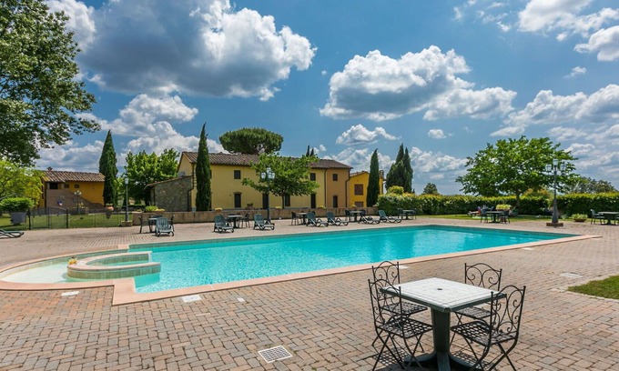 Limite Sull'Arno Villa | Beautiful apartment in villa for 6 people with pool, A/C, WIFI, TV and parking