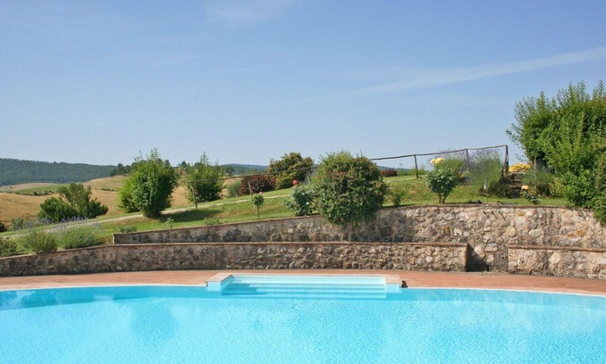 Monteroni d'Arbia Apartment | Beautiful apartment for 5 guests with WIFI, pool and panoramic view, close to Siena