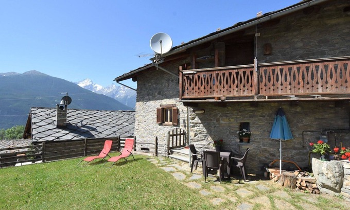Sarre Apartment | Beautiful apartment for 5 guests with TV and pets allowed, close to Aosta