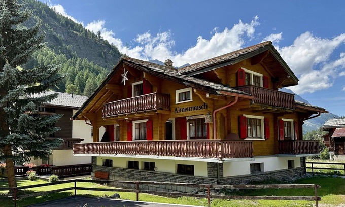 Saas Almagell Apartment | Beautiful apartment for 6 guests with WIFI, TV and balcony