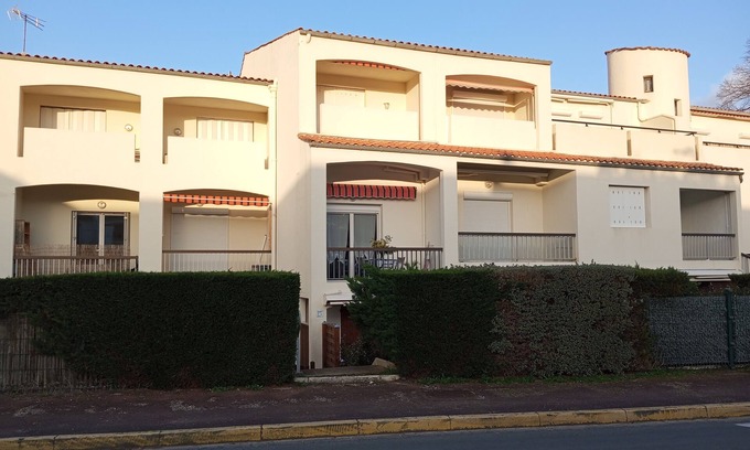 Dolus-d'Oleron Apartment | Beautiful apartment in residence with swimming pool and tennis court close to sea and forest