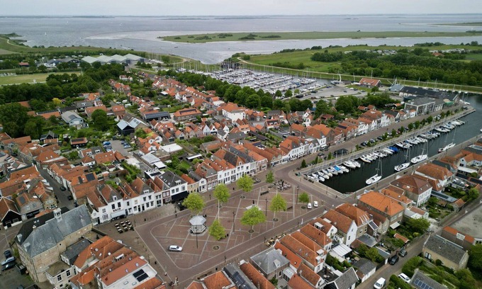 Brouwershaven Apartment | Beautiful apartment for 2 guests with A/C, WIFI and TV