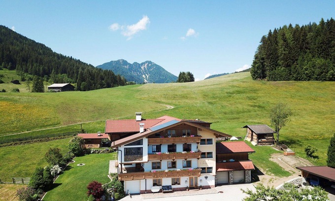Wildschoenau Apartment | Beautiful apartment for 4 guests with WIFI, TV and balcony
