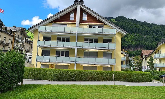Engelberg Apartment | Beautiful apartment for 6 people with WIFI, TV and balcony