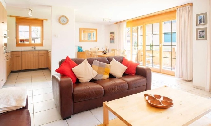 Lauterbrunnen Apartment | Beautiful apartment with balcony and waterfall view