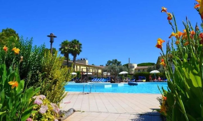 Arborea Apartment | Beautiful apartment for 4 people with A/C, pool, WIFI, TV and pets allowed