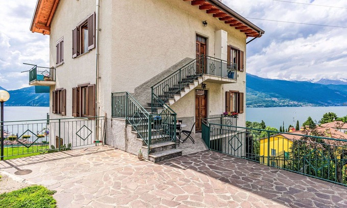 Bellano Apartment | Beautiful apartment for 6 guests with WIFI, TV, terrace and pets allowed