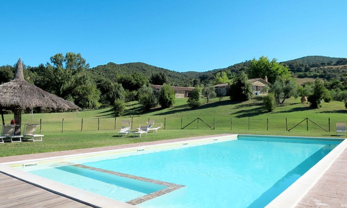 Pomarance Apartment | Beautiful apartment for 5 guests with WIFI, pool, TV, patio, pets allowed and parking