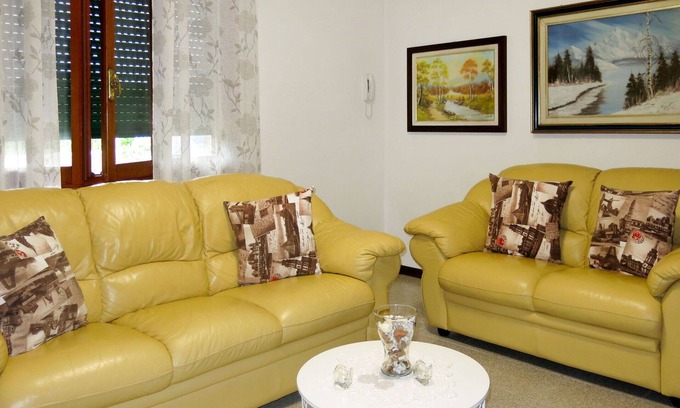 Passarella di Sotto Apartment | Beautiful apartment for 6 guests with WIFI, TV, patio, pets allowed and parking
