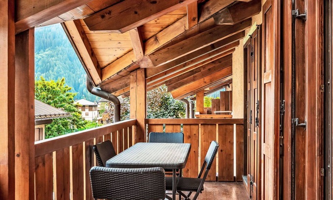 Pinzolo Apartment | Beautiful apartment for 6 people with WIFI, TV, patio and parking
