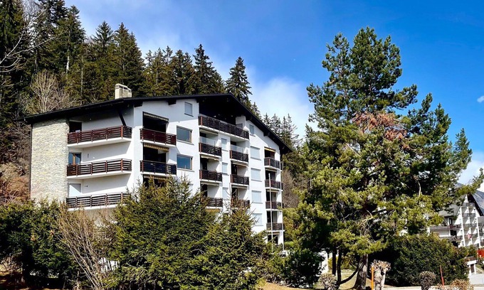 Randogne Apartment | Beautiful apartment for 4 guests with WIFI, TV, balcony, pets allowed and parking