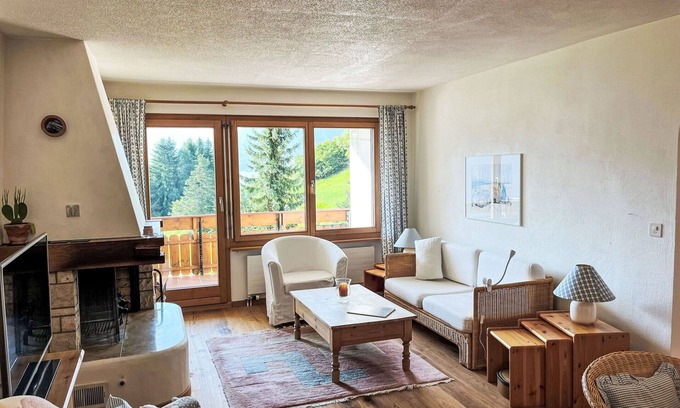 Salouf Apartment | Beautiful apartment for 4 people with pool, WIFI, TV, balcony, pets allowed and panoramic view