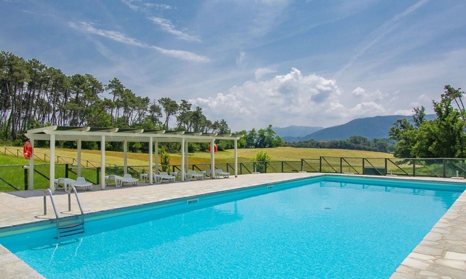 Vicopelago Apartment | Beautiful apartment for 4 guests with A/C, pool, TV, patio, pets allowed and panoramic view