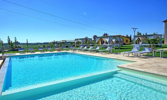 Vinci Apartment | Beautiful apartment for 4 guests with WIFI, A/C, pool, TV and panoramic view
