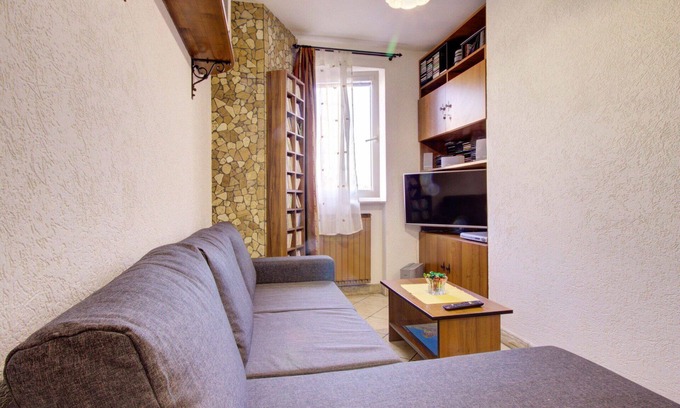 Izola Apartment | Beautiful apartment for 4 guests with WIFI, A/C, TV and patio