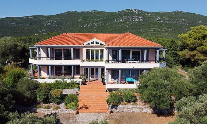 Mali Ston Apartment | Beautiful apartment for 8 people with A/C, WIFI, hot tub, TV, terrace and parking