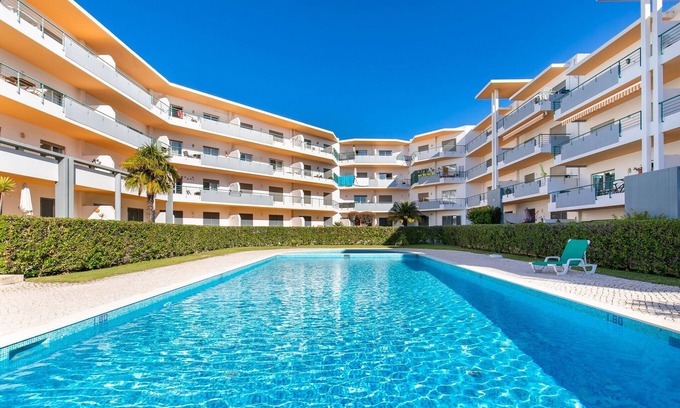 Albardeira Apartment | Beautiful apartment, ideal for couples and small families.