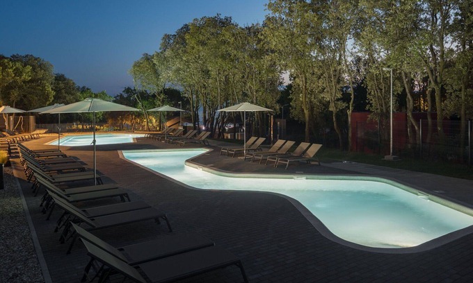 Bale House | Beautiful apartment in villa with hot tub, A/C, private pool, WIFI, TV, terrace and pets allowed