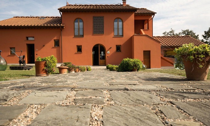 Larciano House | Beautiful apartment in villa for 4 guests with hot tub, A/C, WIFI, pool, TV and panoramic view