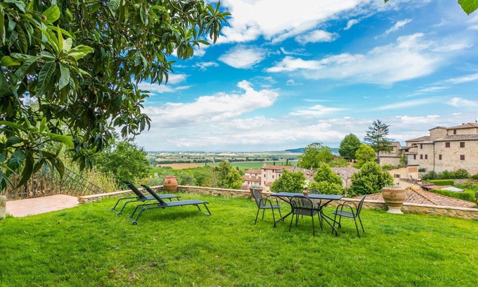 Stigliano Apartment | Beautiful apartment for 3 people with WIFI, TV, patio, pets allowed and panoramic view