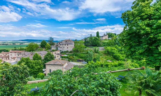 Stigliano Apartment | Beautiful apartment for 4 guests with WIFI, TV, patio, pets allowed and panoramic view