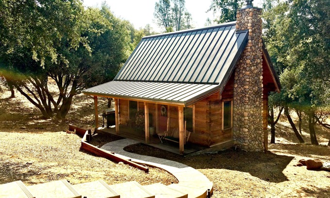 Phoenix Lake-Cedar Ridge Cabin | Beautiful Apple Valley Cabin in Sonora on 3.5 Acres walk to Indigeny Ciderworks