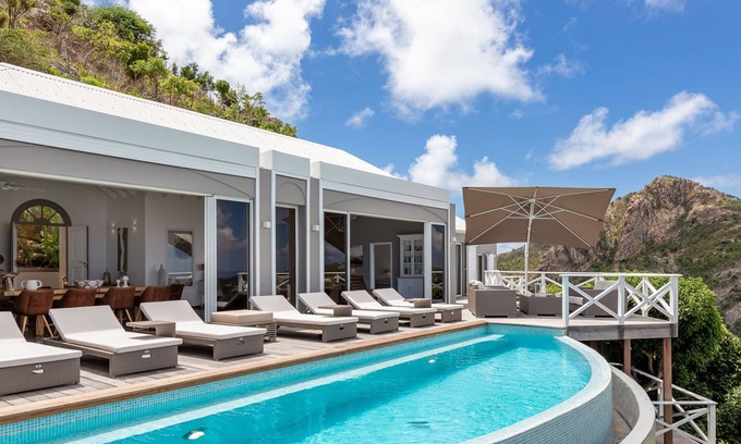 Camaruche Villa | Beautiful Azetes Luxury villa