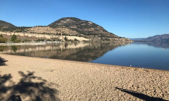 Okanagan-Similkameen Condo | Beautiful beach, KVR trail for biking & walking, heated pool right out your door