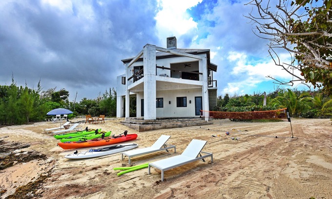 Marsh Harbour Villa | Beautiful Beachfront Villa