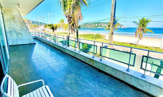 Jardim Virginia House | Beautiful beachfront house in Guaruja! 9 suites