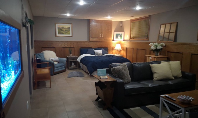 Georgian Bluffs House | Beautiful bed and breakfast in the quaint country