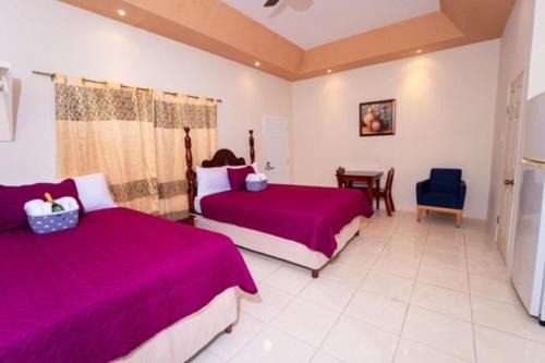 Runaway Bay House | Beautiful bedroom with private bath in a villa near beach