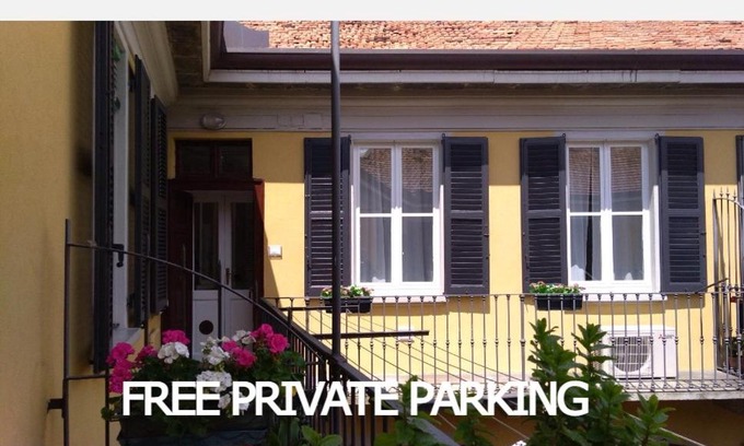Como Apartment | Beautiful bohemian apartment in center conditioned air