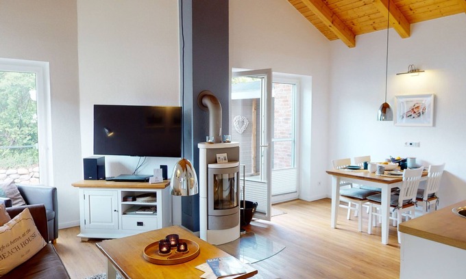 Pelzerhaken House | Beautiful, bright 4-person vacation home with fireplace, sauna, garden near the beach