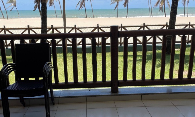 Pecém House | BEAUTIFUL BUNGALOW, SEA VIEW, STANDING ON THE SAND
