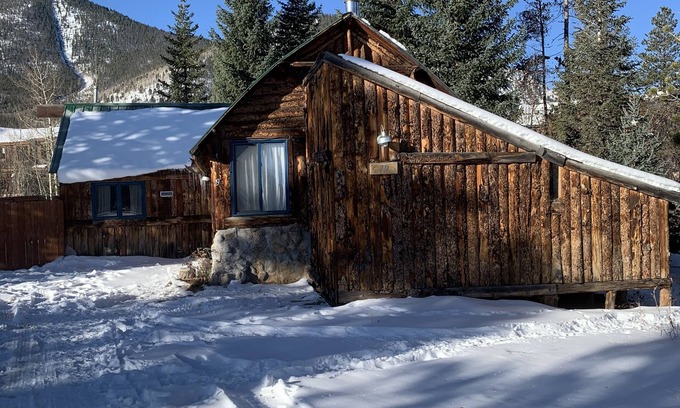 Frisco House | Beautiful Cabin in Frisco. Walk to town. Bike and ski from the front door.