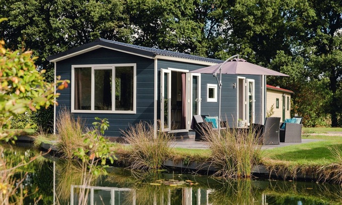 Municipality of Rijssen-Holten Ski Chalet | Beautiful chalet located on a pond