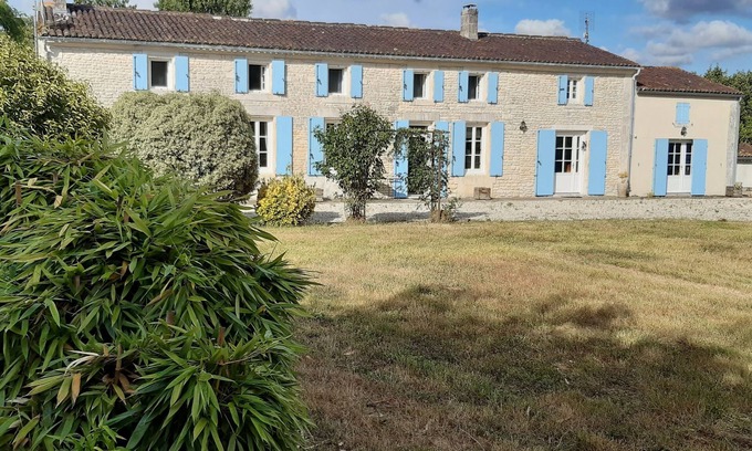 Geay House | Beautiful Charentaise village 40 minutes from La Rochelle and Royan,