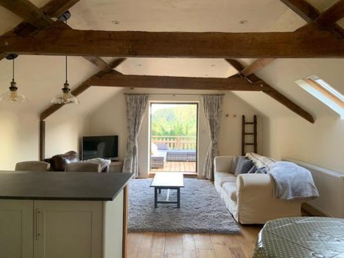 Hopton Castle Apartment | Beautiful converted Coach house for two
